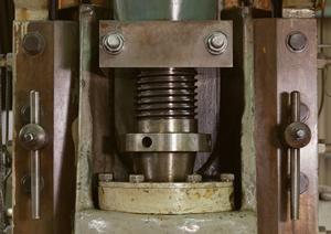 電気で作動する陶芸炉を販売している会社