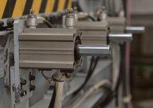 耐久性に優れたパワフルな超音波洗浄機