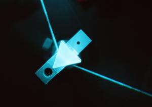 できるだけ費用をかけずに垂れ幕をつくる